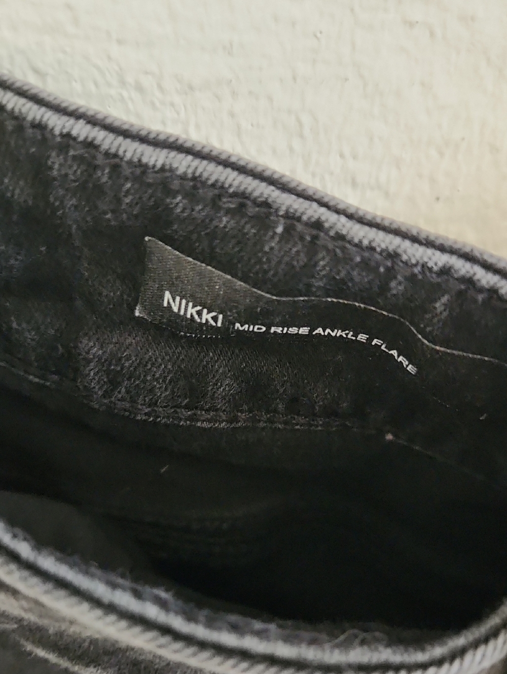 KUT From The Kloth Nikki Mid-rise Ankle Flare Jeans Black 20W - Picture 6 of 9